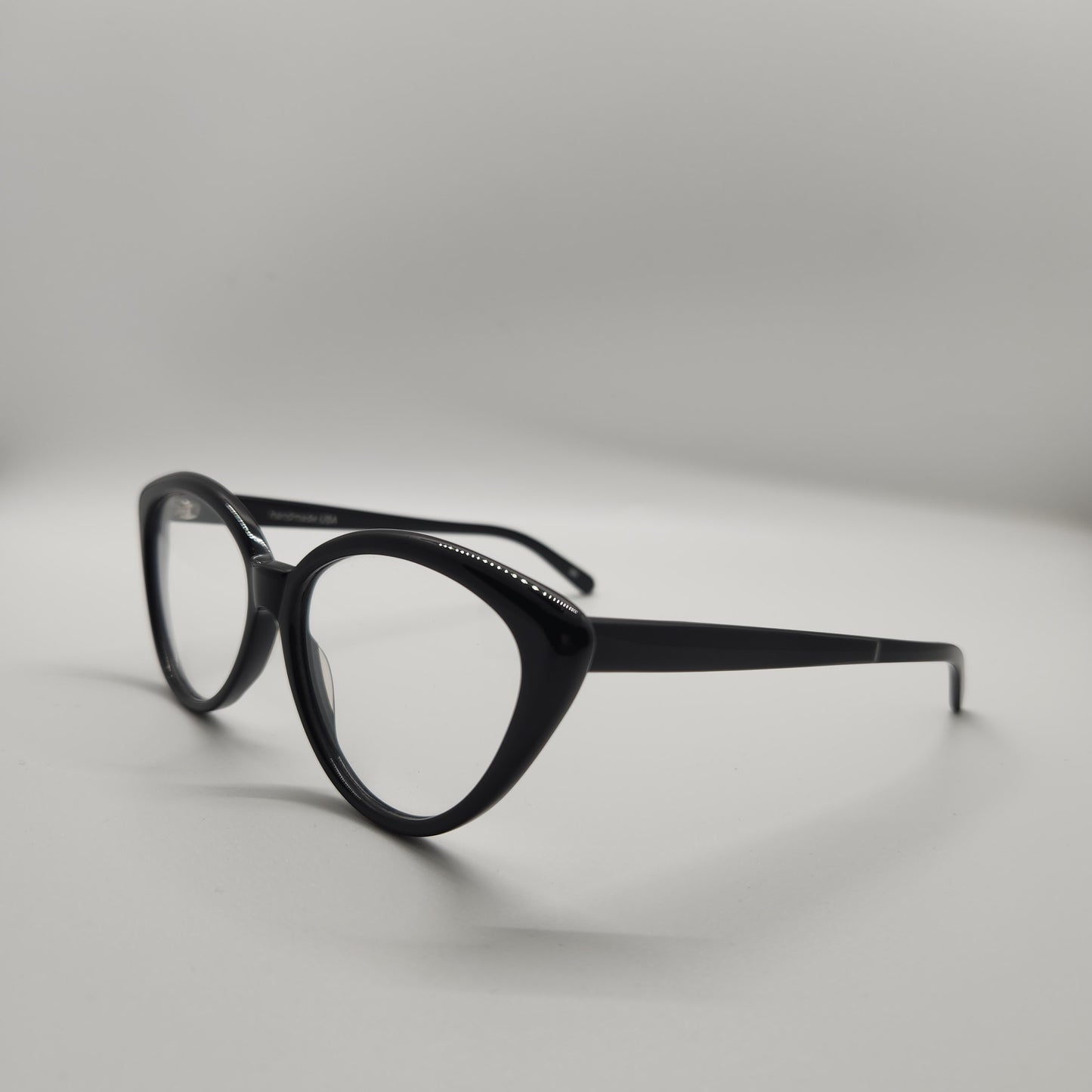 Black cat-eye frame profile